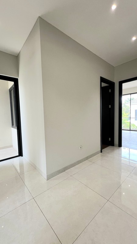 Dijual Rumah Baru Bangunan Mandiri  Vanya Park Azura BSD City, Cakep, Siap Huni