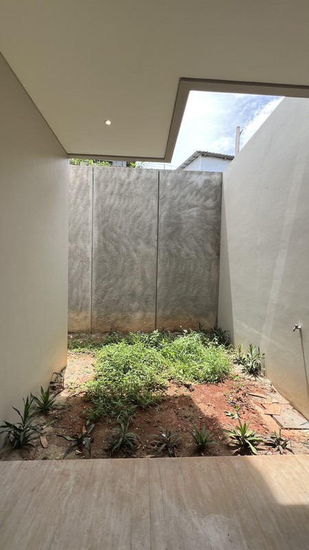 Dijual Rumah Baru Bangunan Mandiri  Vanya Park Azura BSD City, Cakep, Siap Huni