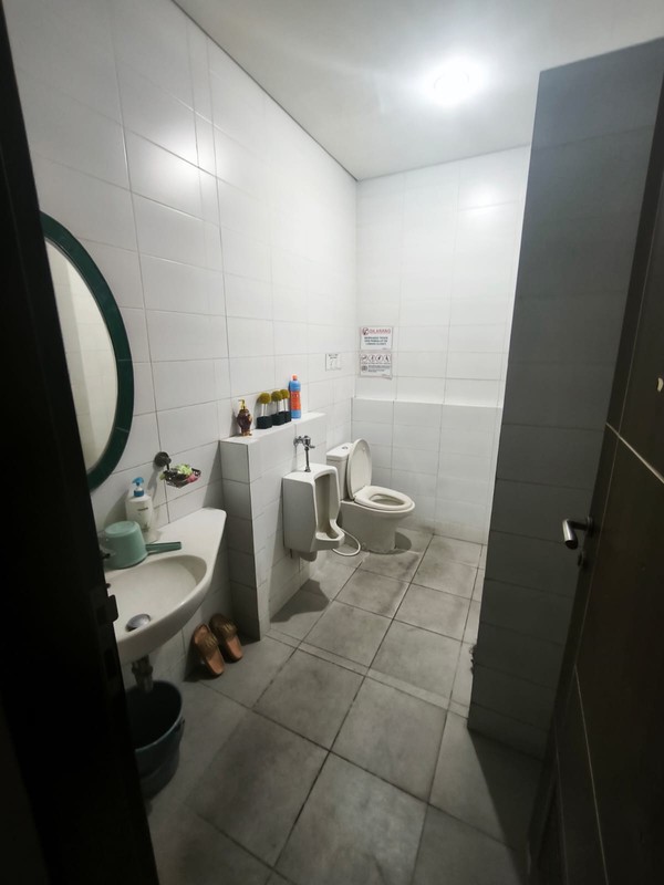 Dijual/Sewakan Rumah BANGUNAN KOMERSIAL, NOL JL RAYA SUKOMANUNGGAL JAYA