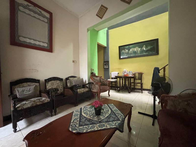 Rumah Siap Huni dengan Hunian Nyaman dan Asri Lokasi Strategis di Pinggir Jalan di Pondok Aren