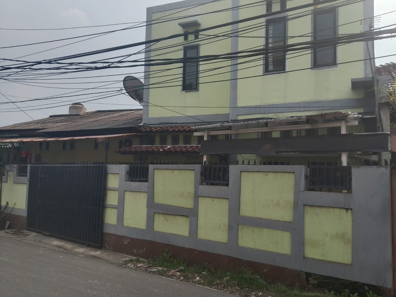 Rumah Siap Huni dengan Hunian Nyaman dan Asri Lokasi Strategis di Pinggir Jalan di Pondok Aren