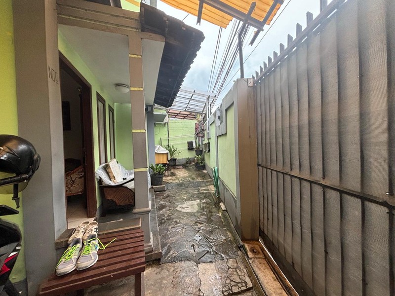 Rumah Siap Huni dengan Hunian Nyaman dan Asri Lokasi Strategis di Pinggir Jalan di Pondok Aren