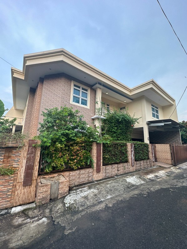 Dijual Rumah Mewah Posisi Hoek Lokasi Di Pejaten, Jakarta Selatan