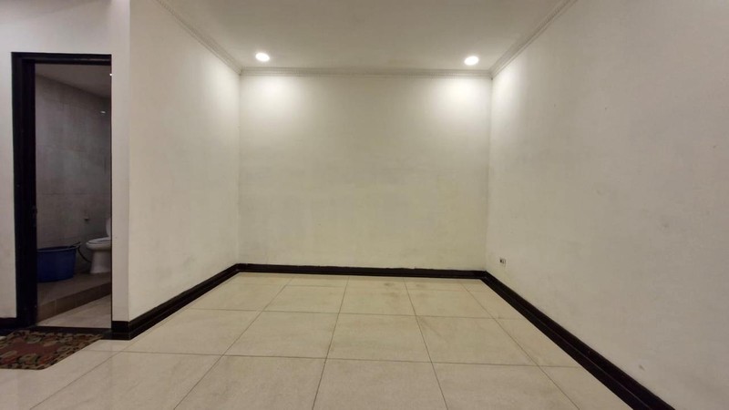 Dijual Rumah Ex Cafe Lokasi Strategis Cocok Untuk Usaha Atau Hunian Di Pasar Minggu, Jakarta Selatan