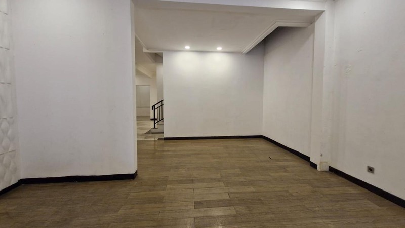 Dijual Rumah Ex Cafe Lokasi Strategis Cocok Untuk Usaha Atau Hunian Di Pasar Minggu, Jakarta Selatan