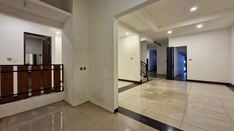 Dijual Rumah Ex Cafe Lokasi Strategis Cocok Untuk Usaha Atau Hunian Di Pasar Minggu, Jakarta Selatan