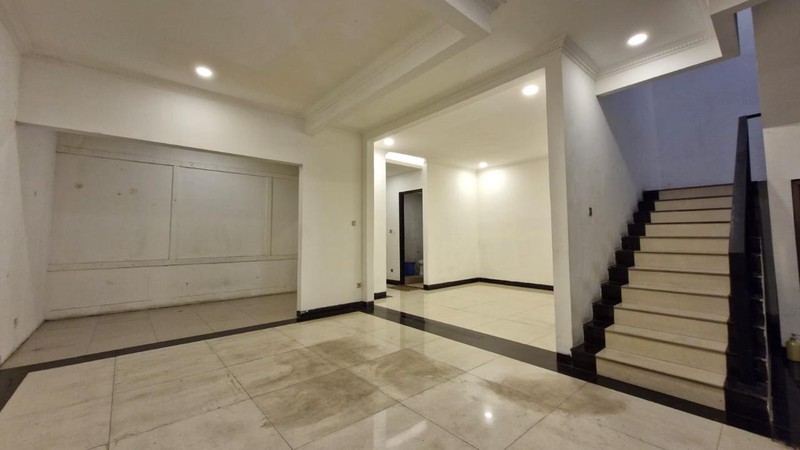 Dijual Rumah Ex Cafe Lokasi Strategis Cocok Untuk Usaha Atau Hunian Di Pasar Minggu, Jakarta Selatan