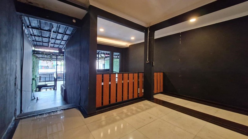 Dijual Rumah Ex Cafe Lokasi Strategis Cocok Untuk Usaha Atau Hunian Di Pasar Minggu, Jakarta Selatan