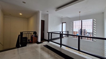 Dijual Rumah Cocok Untuk Usaha Lokasi Strategis Di Jatipadang, Pasar Minggu, Jakarta Selatan