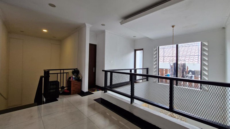 Dijual Rumah Cocok Untuk Usaha Lokasi Strategis Di Jatipadang, Pasar Minggu, Jakarta Selatan