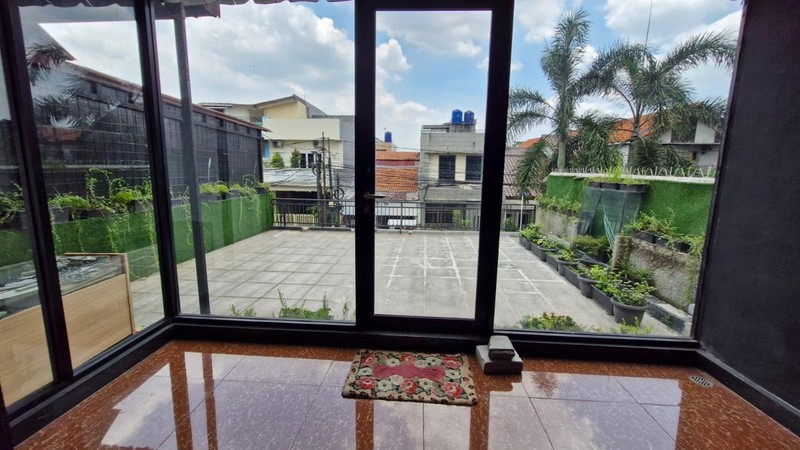 Dijual Rumah Cocok Untuk Usaha Lokasi Strategis Di Jatipadang, Pasar Minggu, Jakarta Selatan