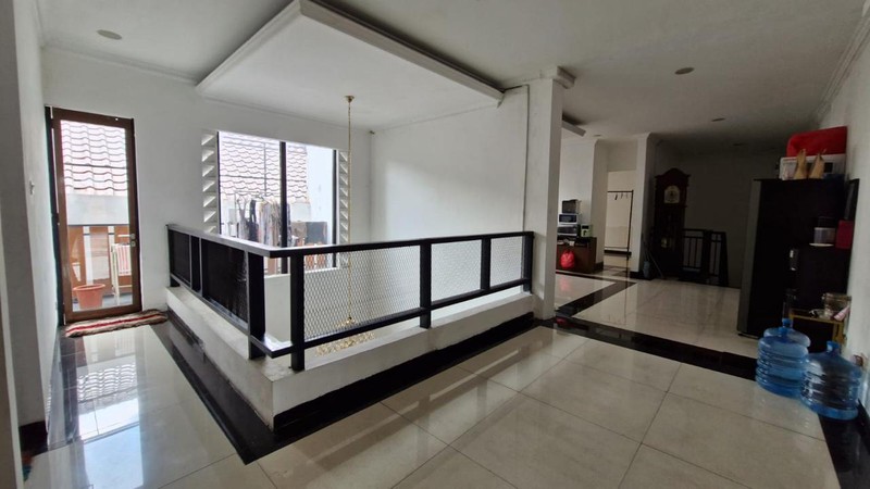 Dijual Rumah Cocok Untuk Usaha Lokasi Strategis Di Jatipadang, Pasar Minggu, Jakarta Selatan