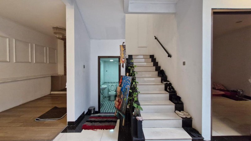 Dijual Rumah Cocok Untuk Usaha Lokasi Strategis Di Jatipadang, Pasar Minggu, Jakarta Selatan