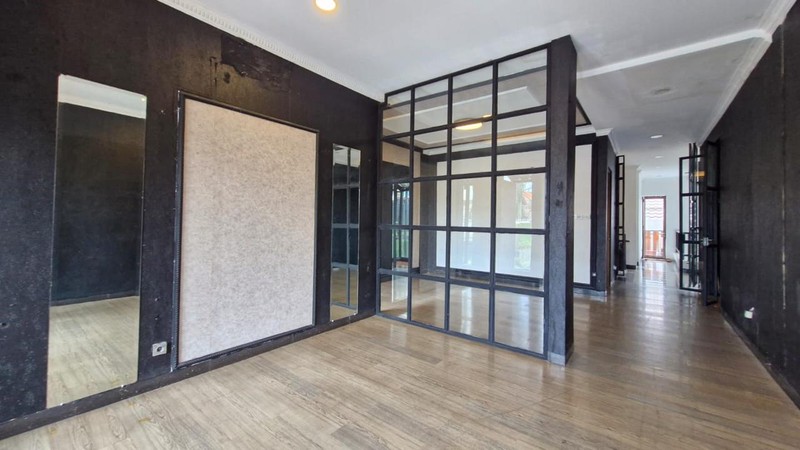 Dijual Rumah Cocok Untuk Usaha Lokasi Strategis Di Jatipadang, Pasar Minggu, Jakarta Selatan