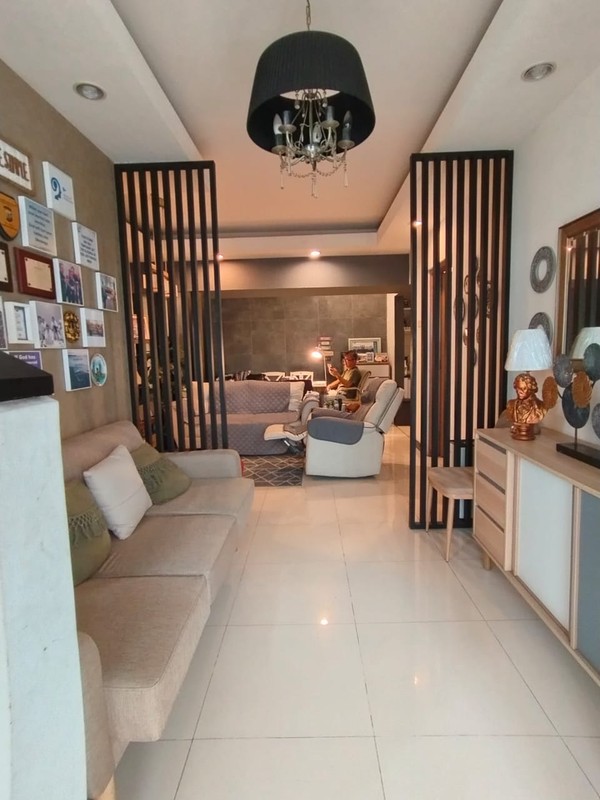 [DIJUAL] Rumah Semi Furnished Bagus Siap Huni dengan KT 4+1 KM 2+1 sudah SHM.