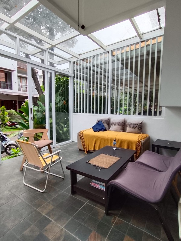 [DIJUAL] Rumah Semi Furnished Bagus Siap Huni dengan KT 4+1 KM 2+1 sudah SHM.