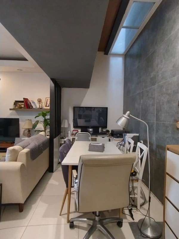 [DIJUAL] Rumah Semi Furnished Bagus Siap Huni dengan KT 4+1 KM 2+1 sudah SHM.