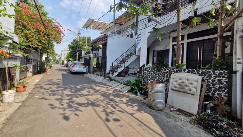 Dijual Rumah Cocok Untuk Kost-Kostan Lokasi Strategis Di Jl. Kweni, Radio Dalam, Jakarta Selatan