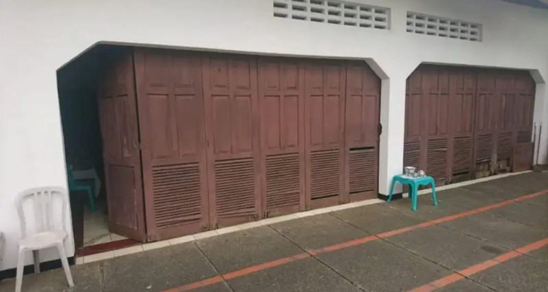 Rumah Luas 492m&#xb2; di Jalan Utama Cinere Raya Lengkap dengan Kolam Renang