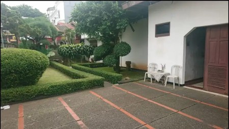 Rumah Luas 492m&#xb2; di Jalan Utama Cinere Raya Lengkap dengan Kolam Renang