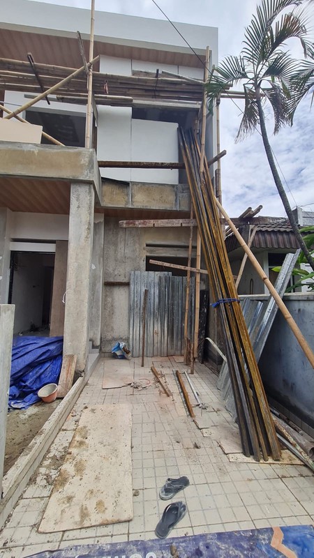 Rumah Renov 2 Lantai Lokasi Strategis SHM di @Serua,  Ciputat