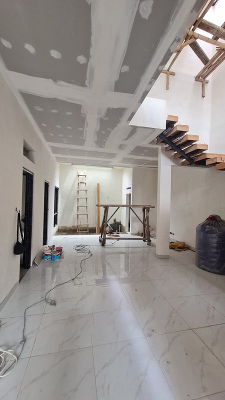 Rumah Renov 2 Lantai Lokasi Strategis SHM di @Serua,  Ciputat