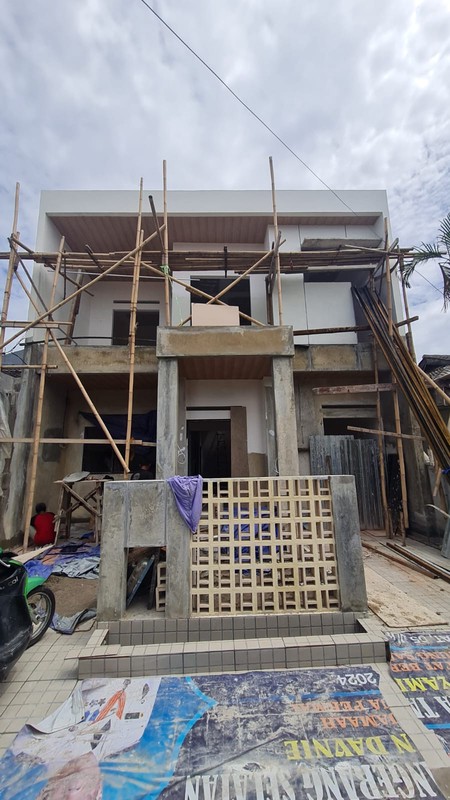 Rumah Renov 2 Lantai Lokasi Strategis SHM di @Serua,  Ciputat
