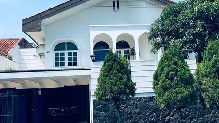 Rumah Luas Tanah 375 m2 & Nyaman di Cinere - Harga Nego