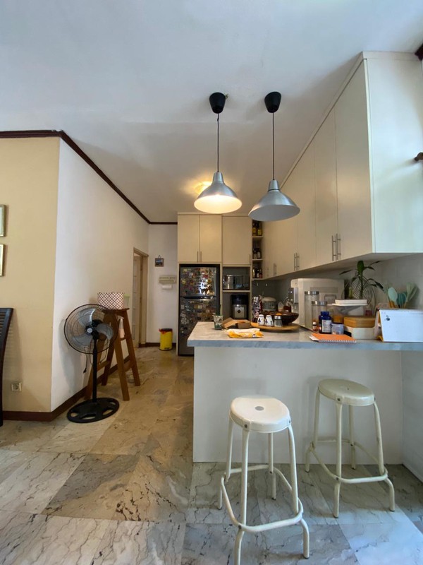 Rumah Luas Tanah 375 m2 & Nyaman di Cinere - Harga Nego