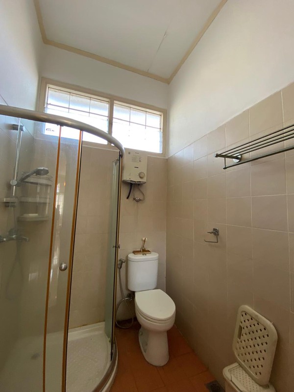 Rumah Luas Tanah 375 m2 & Nyaman di Cinere - Harga Nego