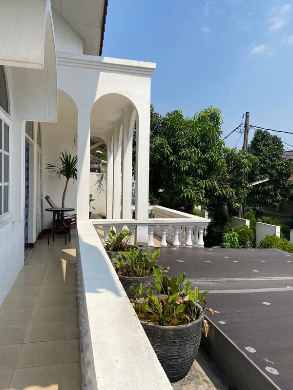 Rumah Luas Tanah 375 m2 & Nyaman di Cinere - Harga Nego