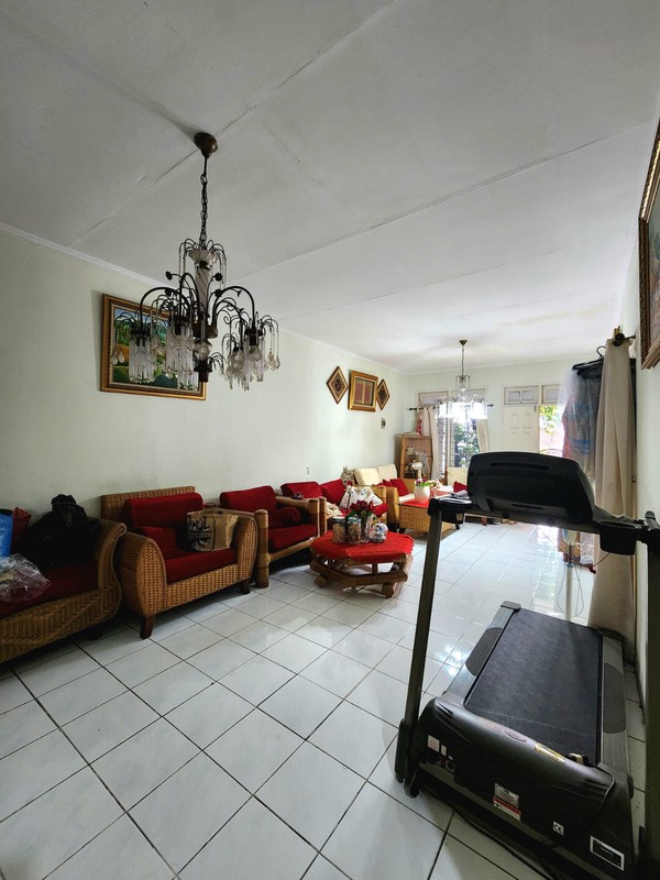 Rumah LT 429 m2 LB 200 m2 di Kebayoran Baru Jakarta Selatan dengan SHM