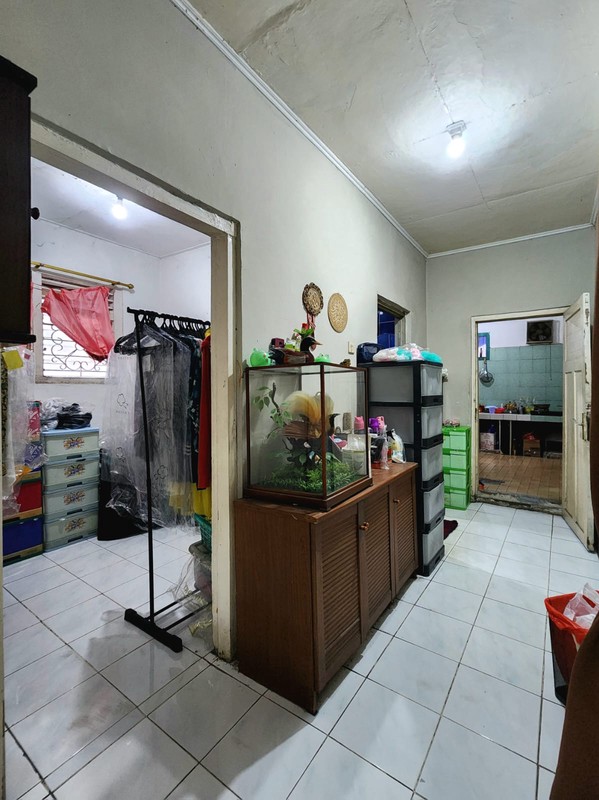 Rumah LT 429 m2 LB 200 m2 di Kebayoran Baru Jakarta Selatan dengan SHM