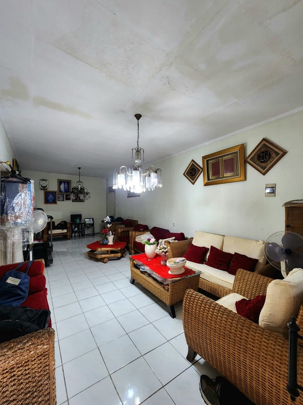 Rumah LT 429 m2 LB 200 m2 di Kebayoran Baru Jakarta Selatan dengan SHM