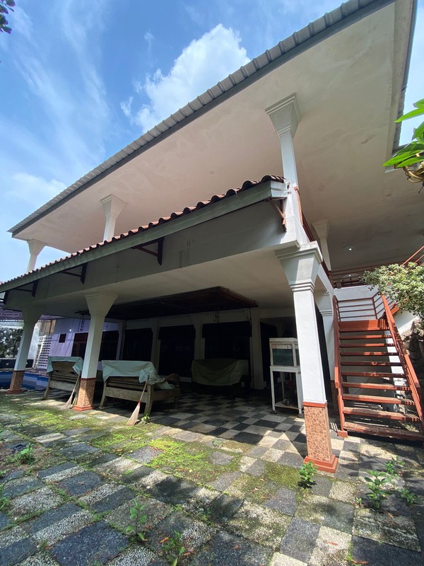 Rumah Super Luas dalam Komplek Cinere - dekat ke Area Jakarta Selatan
