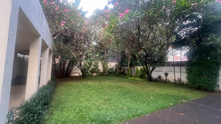 Single house one story with spacious yard with swimming pool at kemang dalam 