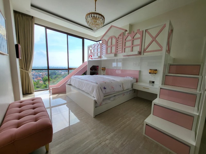 FREE HOLD -  Exquisite 4-Storey Luxury Villa with Panoramic Views in Ungasan - BALI