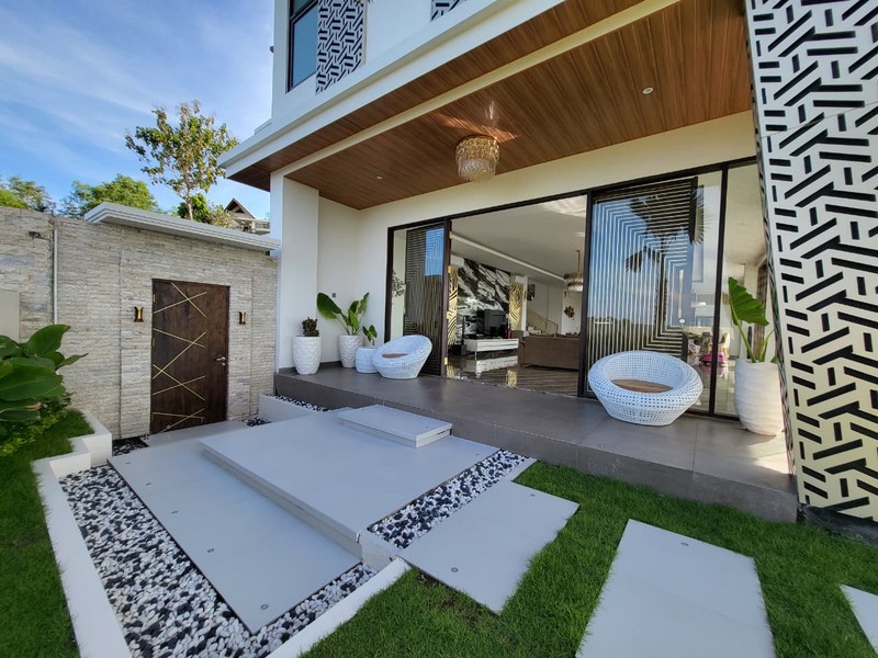 FREE HOLD -  Exquisite 4-Storey Luxury Villa with Panoramic Views in Ungasan - BALI
