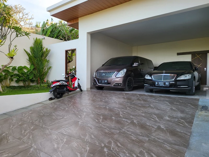 FREE HOLD -  Exquisite 4-Storey Luxury Villa with Panoramic Views in Ungasan - BALI