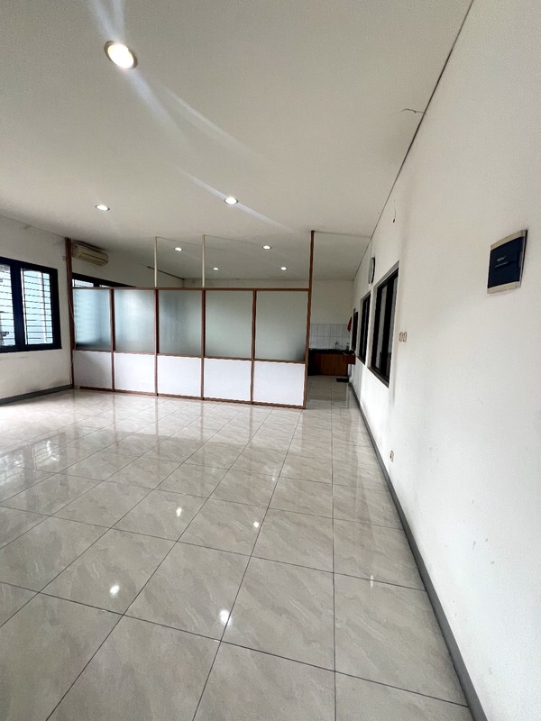 Gudang Siap Pakai Akses Fuso dekat dengan Tol Moh Toha Bandung Kota