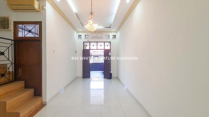 Rumah Bangunan Baru Siap Huni Lokasi Dalam Komplek Pondok Kelapa