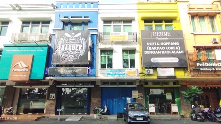 disewa ruko hadap jalan raya strategis siap huni di toll boulevard bsd city