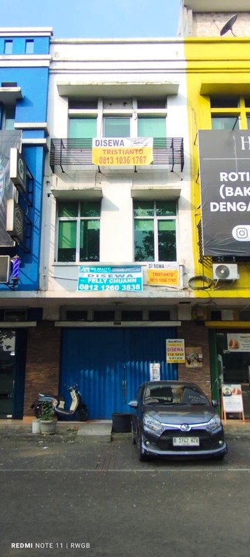 disewa ruko hadap jalan raya strategis siap huni di toll boulevard bsd city