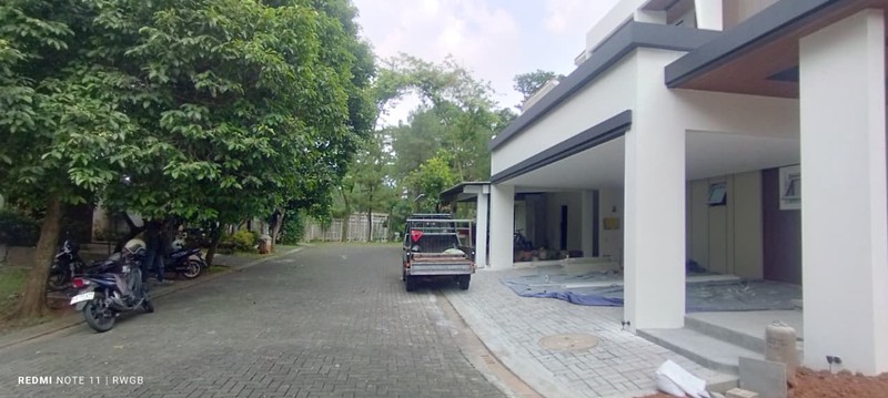 jual cepat rumah baru bangunan mandiri di Foresta Naturale bsd city