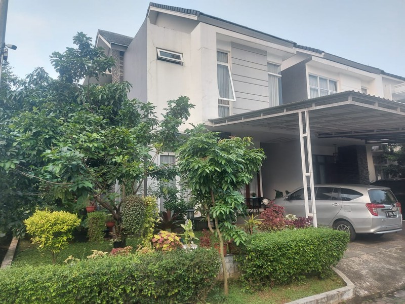 Bintaro, Pondok Ranji, rumah view danau di Lakewood residence