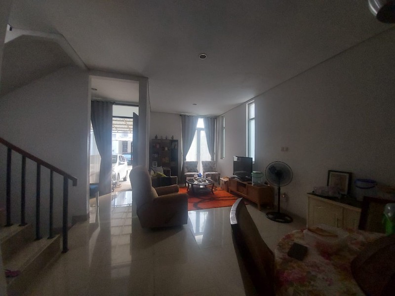 Bintaro, Pondok Ranji, rumah view danau di Lakewood residence