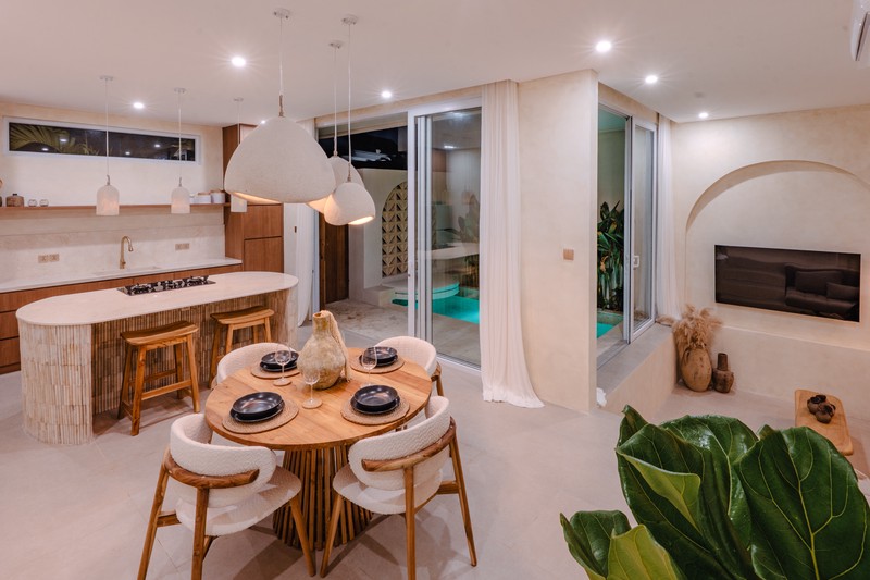 Leasehold - Elegant Modern Villa in Batu Bolong, Canggu