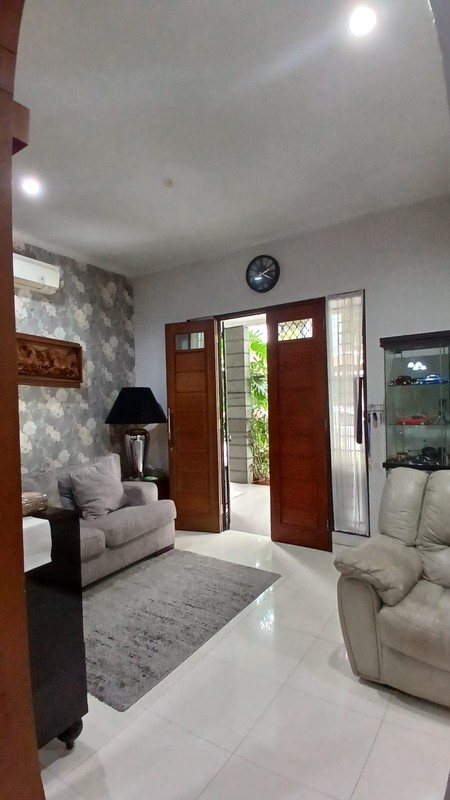 Rumah Siap Huni dengan Hunian Nyaman dan Asri @Bintaro Sektor 9.