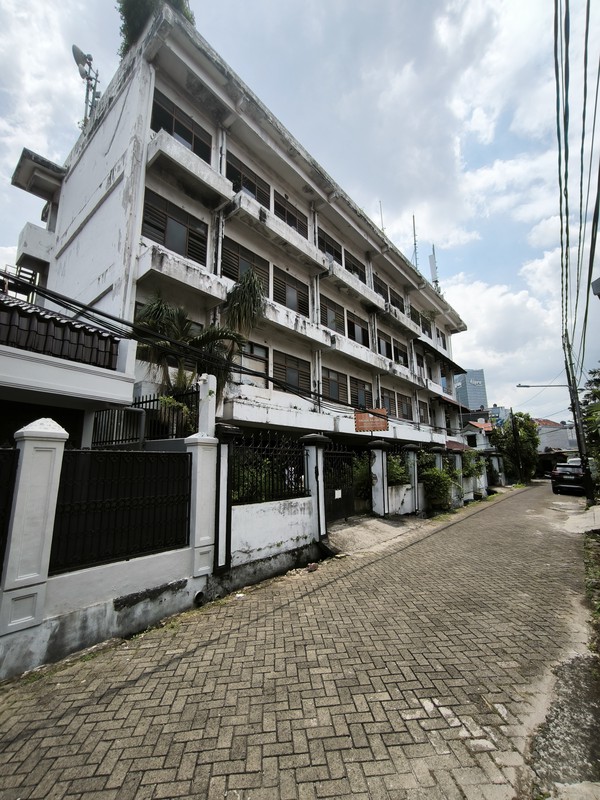 Bangunan 4 Lantai di Jakarta Barat Lokasi Strategis dan Premium area, cocok untuk usaha Kost dekat dengan area bisnis dan perkantoran