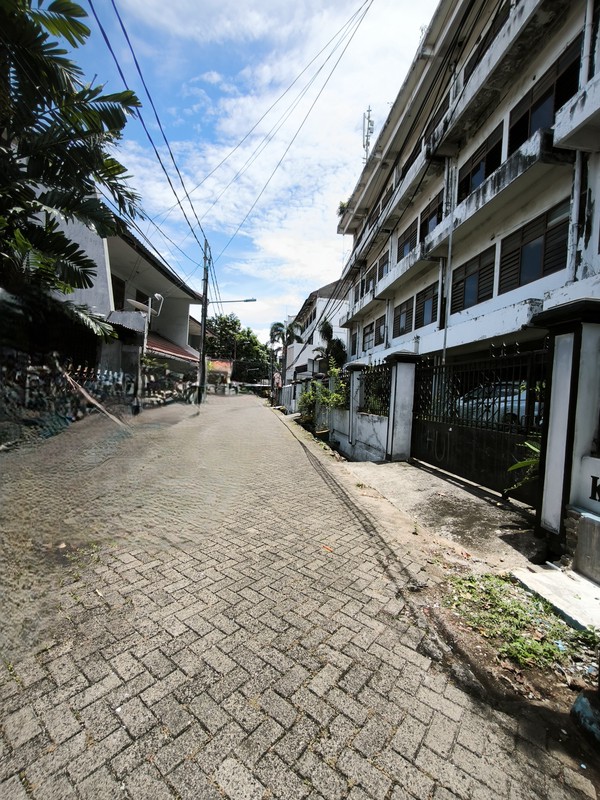 Bangunan 4 Lantai di Jakarta Barat Lokasi Strategis dan Premium area, cocok untuk usaha Kost dekat dengan area bisnis dan perkantoran